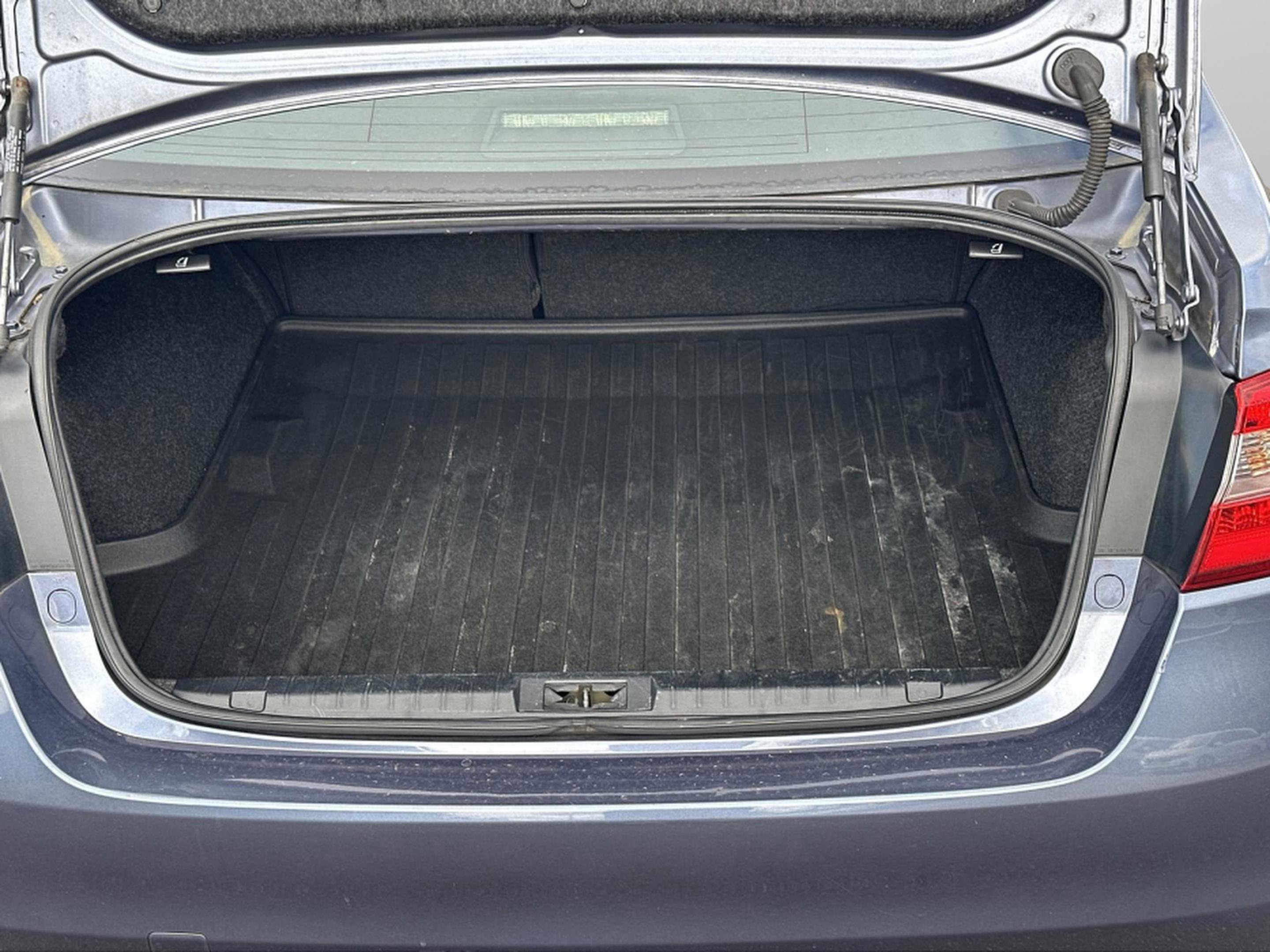 Used 2017 Subaru Legacy 2.5i Premium image 14