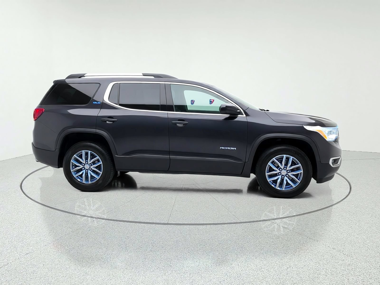 Used 2017 GMC Acadia SLE FWD image 10