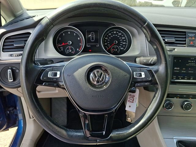 Used 2017 Volkswagen Golf S image 15