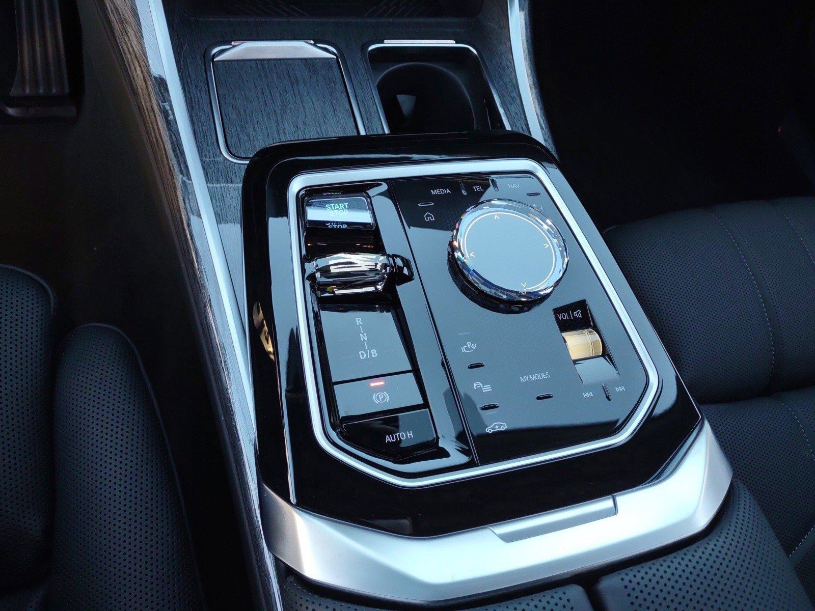 Used 2024 BMW i7 eDrive50 image 15