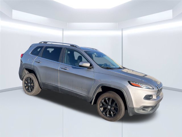Used 2015 Jeep Cherokee Latitude w/ Comfort/Convenience Group AWD/4WD image 8
