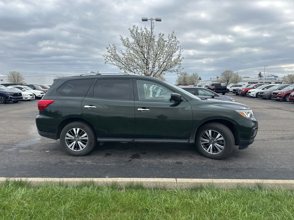 Used 2019 Nissan Pathfinder SV image 11