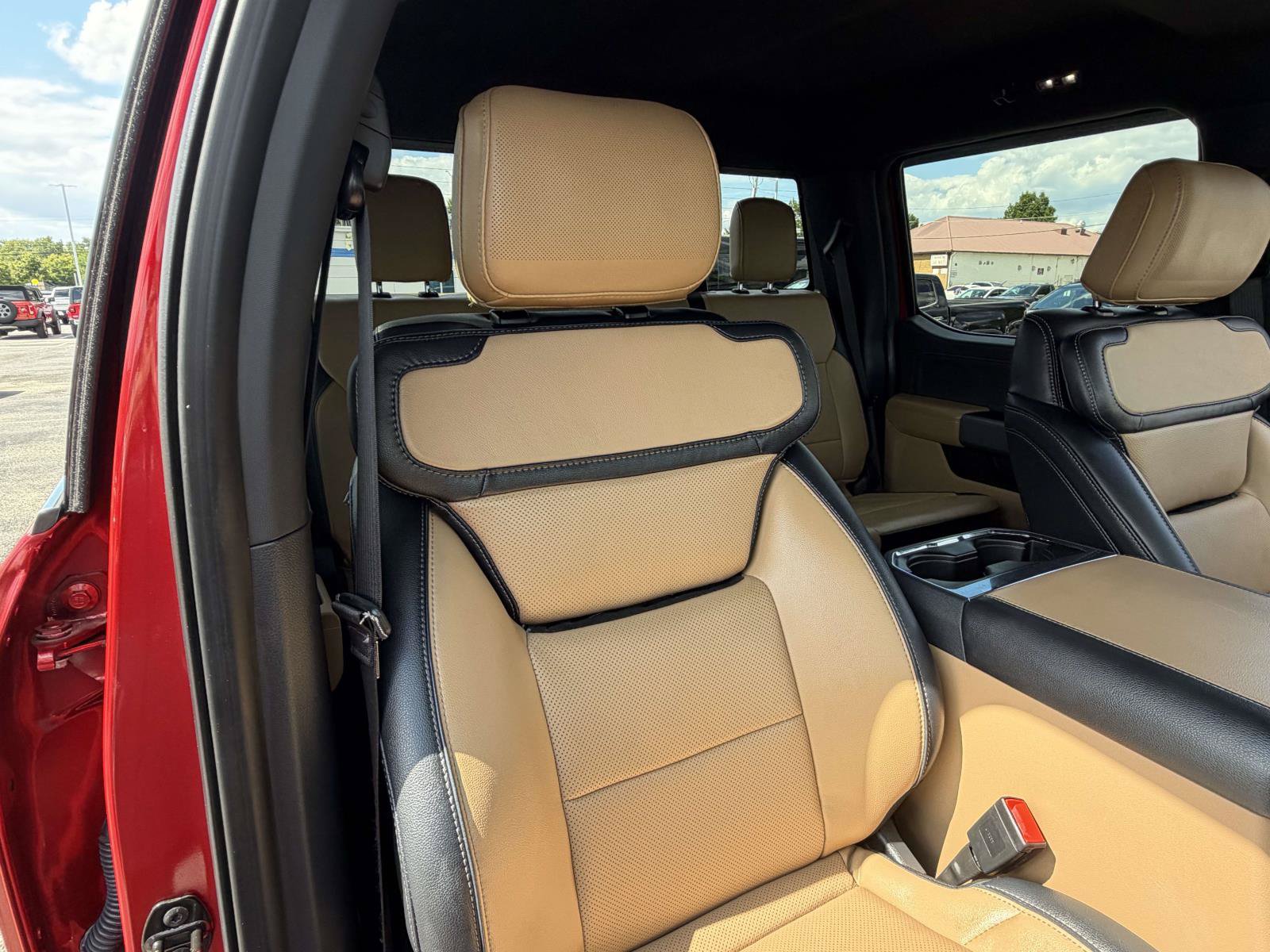 Certified 2023 Ford F250 Lariat w/ Lariat Ultimate Package AWD/4WD image 28