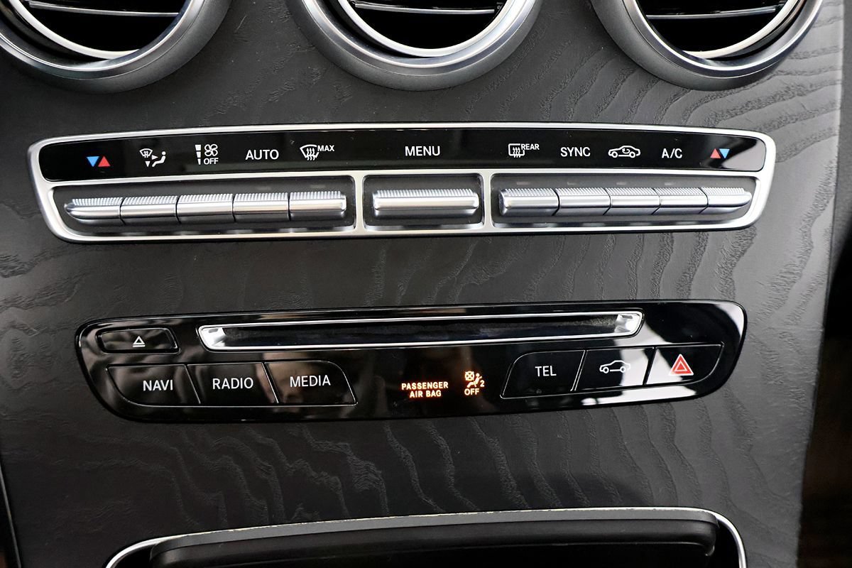 Used 2017 Mercedes-Benz GLC 300 4MATIC Coupe image 35