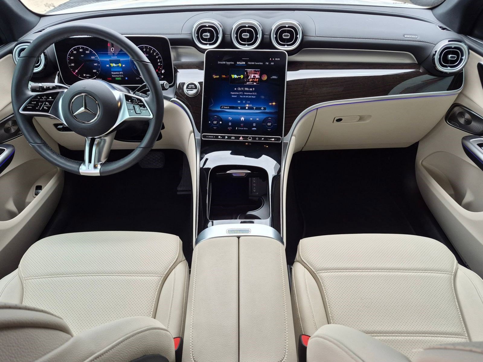 Used 2025 Mercedes-Benz GLC 350e 4MATIC image 21