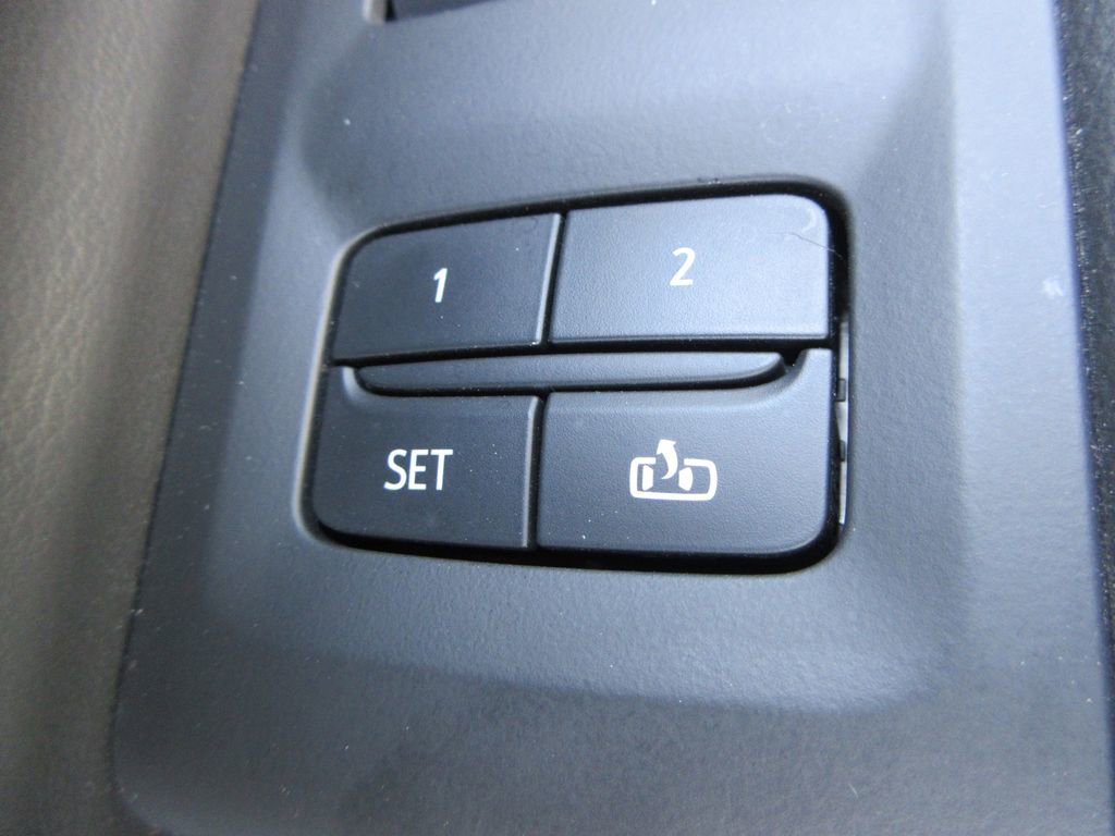 Certified 2024 Chevrolet Suburban Z71 w/ Luxury Package image 24