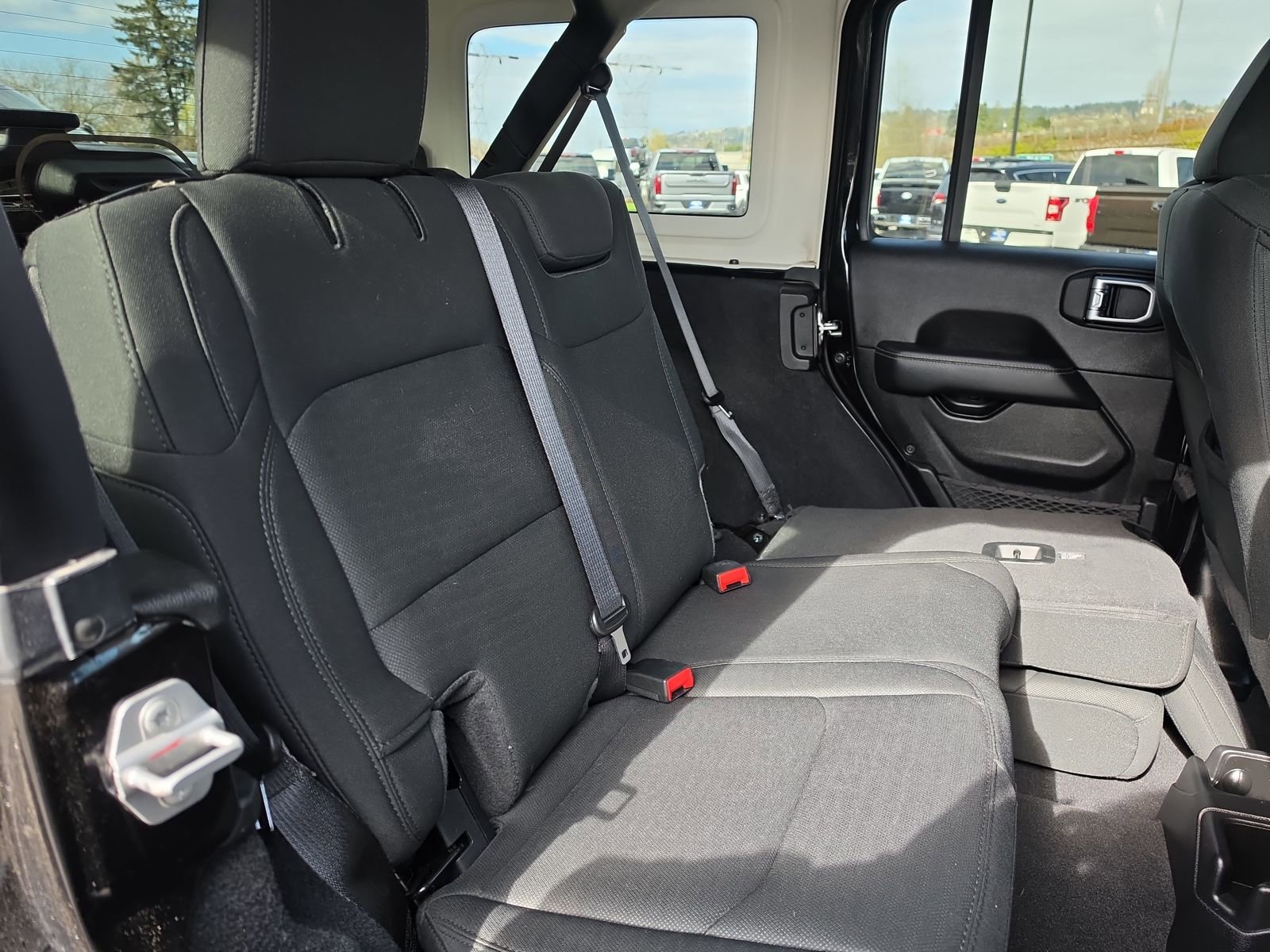 Used 2020 Jeep Wrangler Unlimited Sahara w/ Uconnect 4C Nav & Sound Group image 19