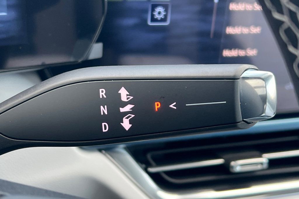 New 2026 Chevrolet Equinox EV LT image 19