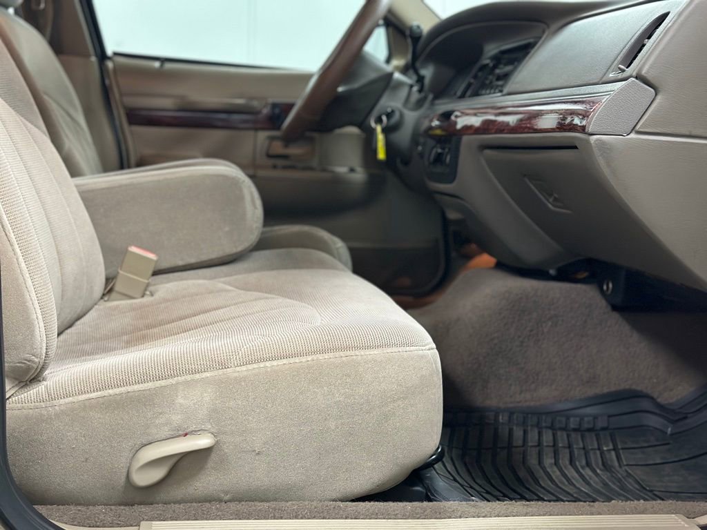 Used 2001 Mercury Grand Marquis GS image 20