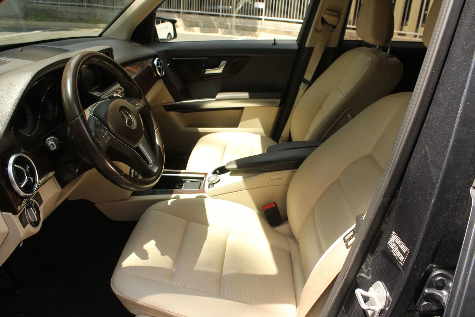 Used 2013 Mercedes-Benz GLK 350 4MATIC w/ Premium 1 Pkg w/o Sunroof image 16
