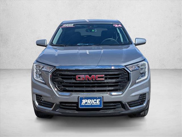 Used 2024 GMC Terrain SLE image 2