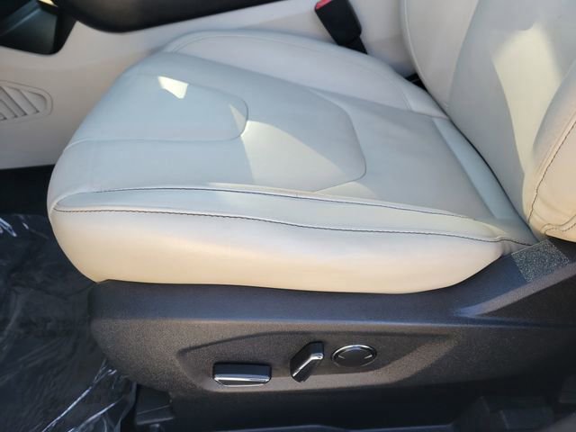 Used 2015 Ford Edge Titanium FWD image 21