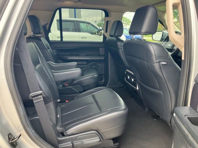 Used 2024 Ford Expedition XLT AWD/4WD image 16