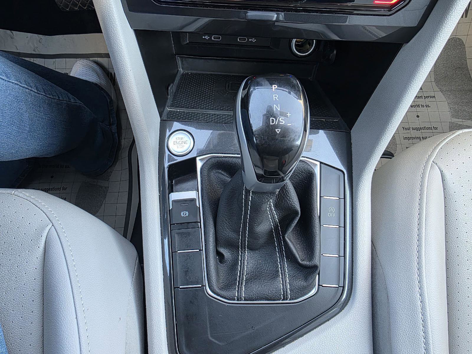 Used 2024 Volkswagen Tiguan SE image 16