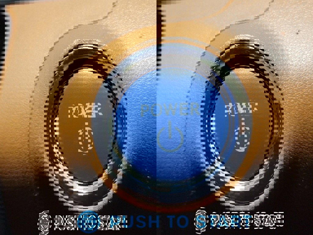 Used 2020 Toyota Avalon Limited FWD image 19