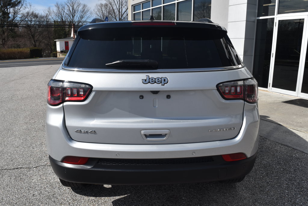 Used 2025 Jeep Compass Limited AWD/4WD image 6