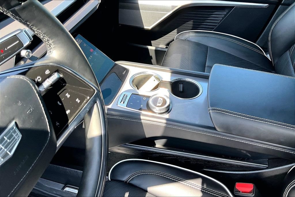 Certified 2026 Cadillac Vistiq Sport w/ LPO, Floor Liner Package AWD/4WD image 18