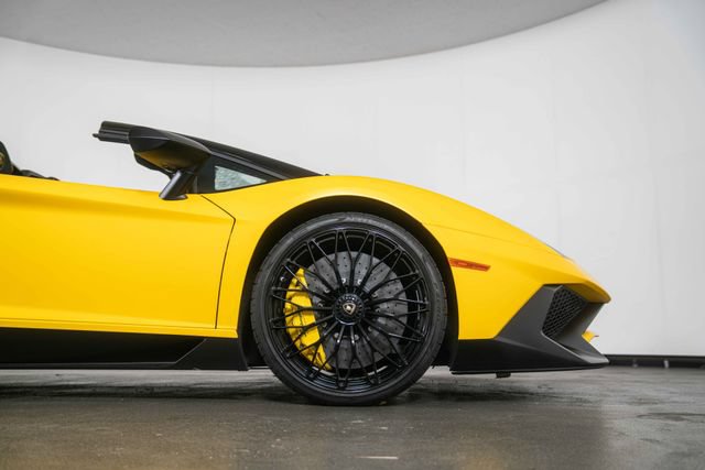 Used 2016 Lamborghini Aventador LP 750-4 Superveloce AWD/4WD image 10