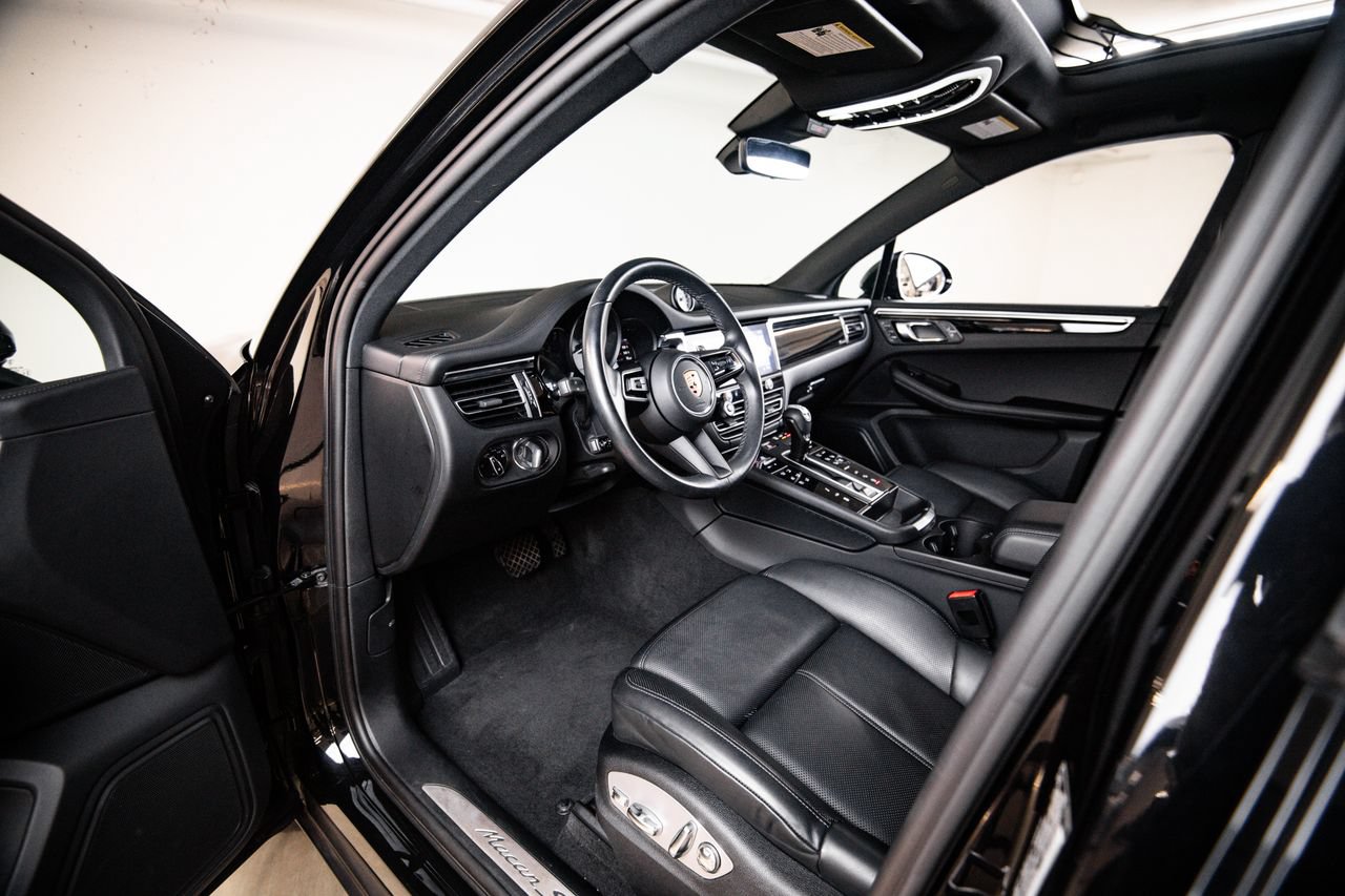 Certified 2023 Porsche Macan S AWD/4WD image 4