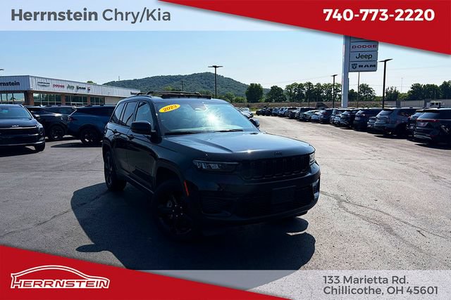 Used 2023 Jeep Grand Cherokee Altitude
