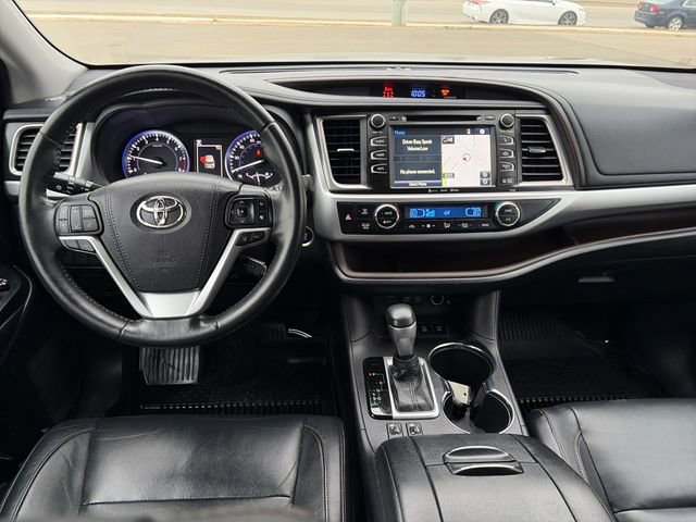 Used 2018 Toyota Highlander XLE w/ Protection Package #3 AWD/4WD image 30