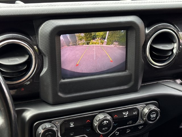 Used 2020 Jeep Wrangler Unlimited Sahara AWD/4WD image 28