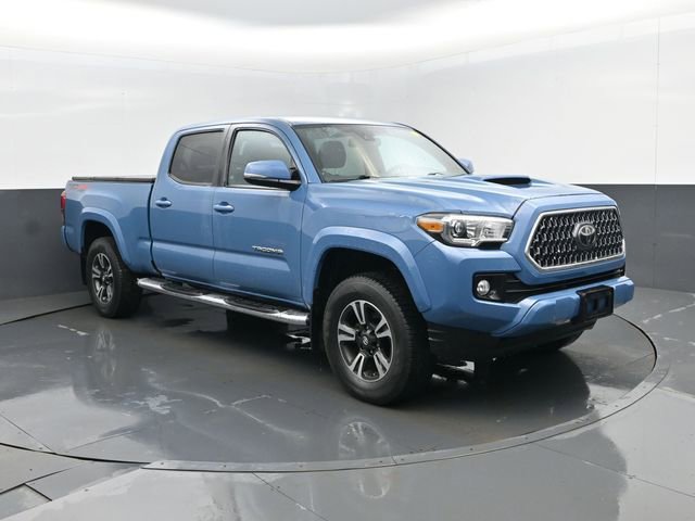 Used 2019 Toyota Tacoma TRD Sport image 3