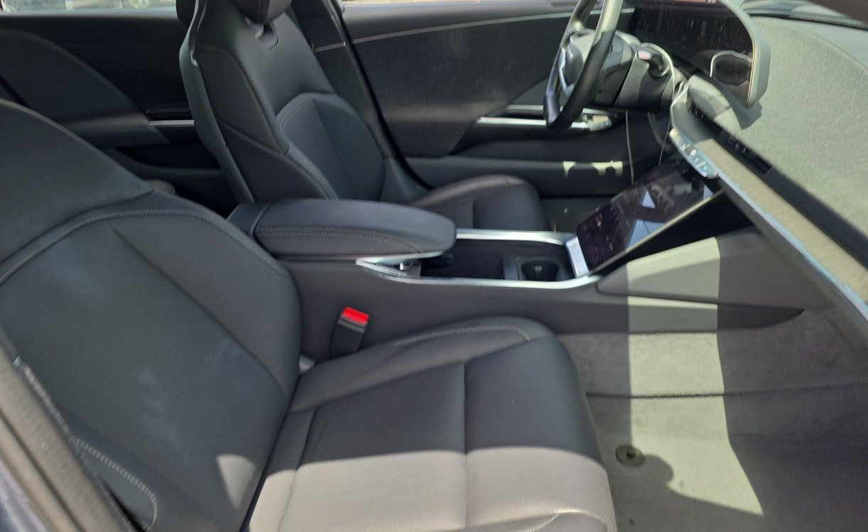 Used 2024 Lucid Air Pure RWD image 7