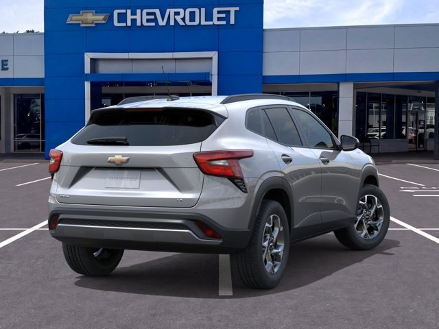 New 2026 Chevrolet Trax LT w/ Driver Confidence Package FWD image 4