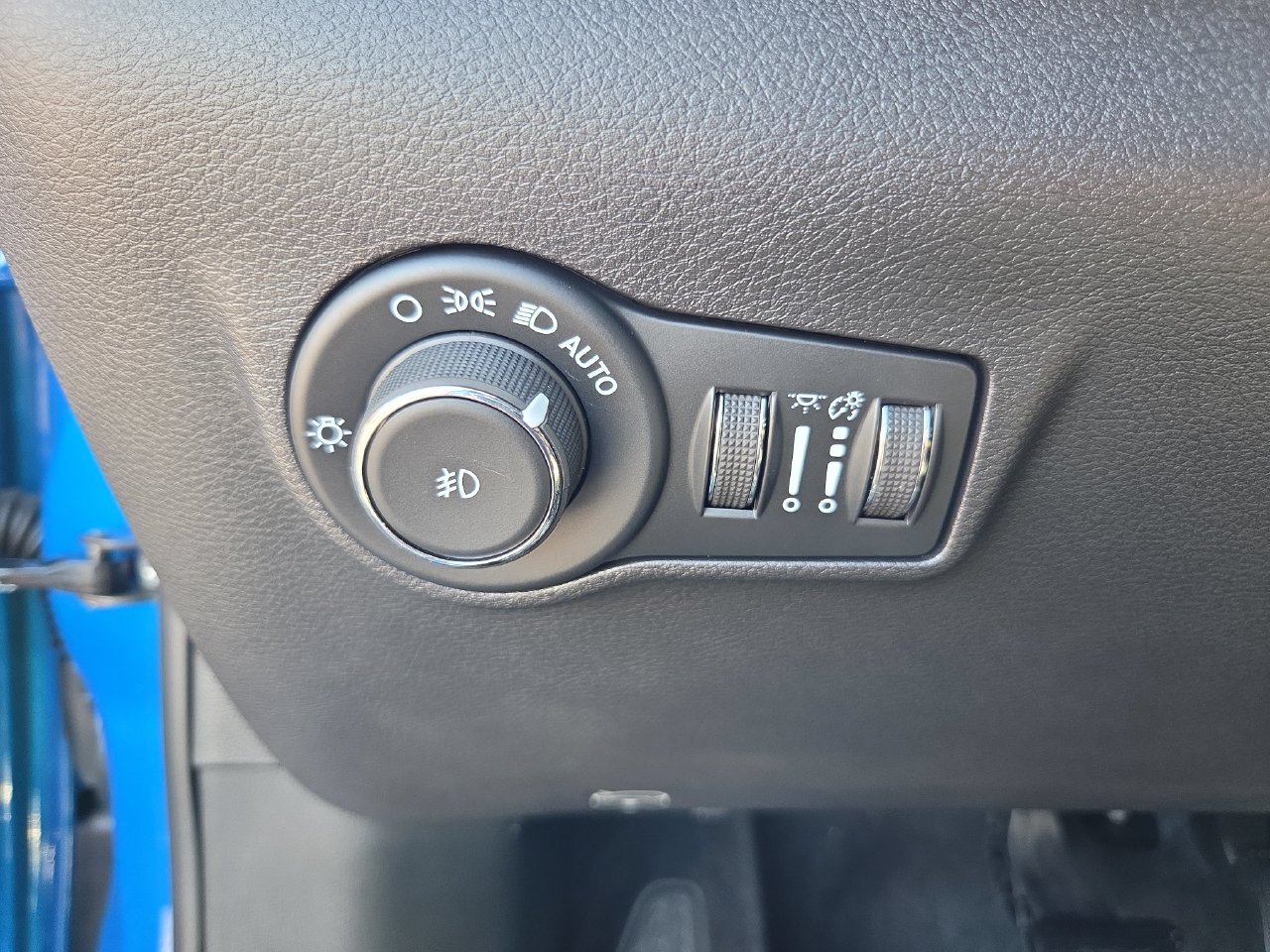 New 2026 Jeep Compass Limited w/ Sun, Sound & Navigation Group AWD/4WD image 33