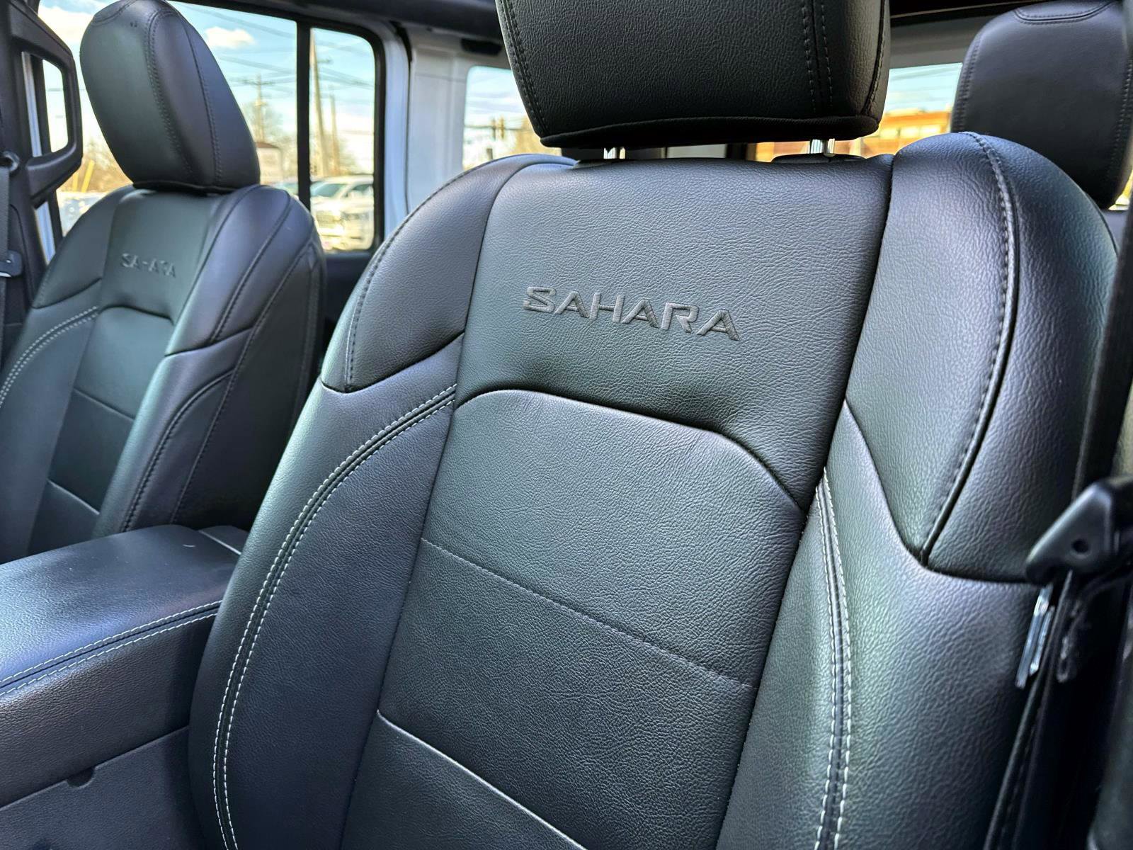 Used 2023 Jeep Wrangler Unlimited Sahara w/ Cold Weather Group image 10