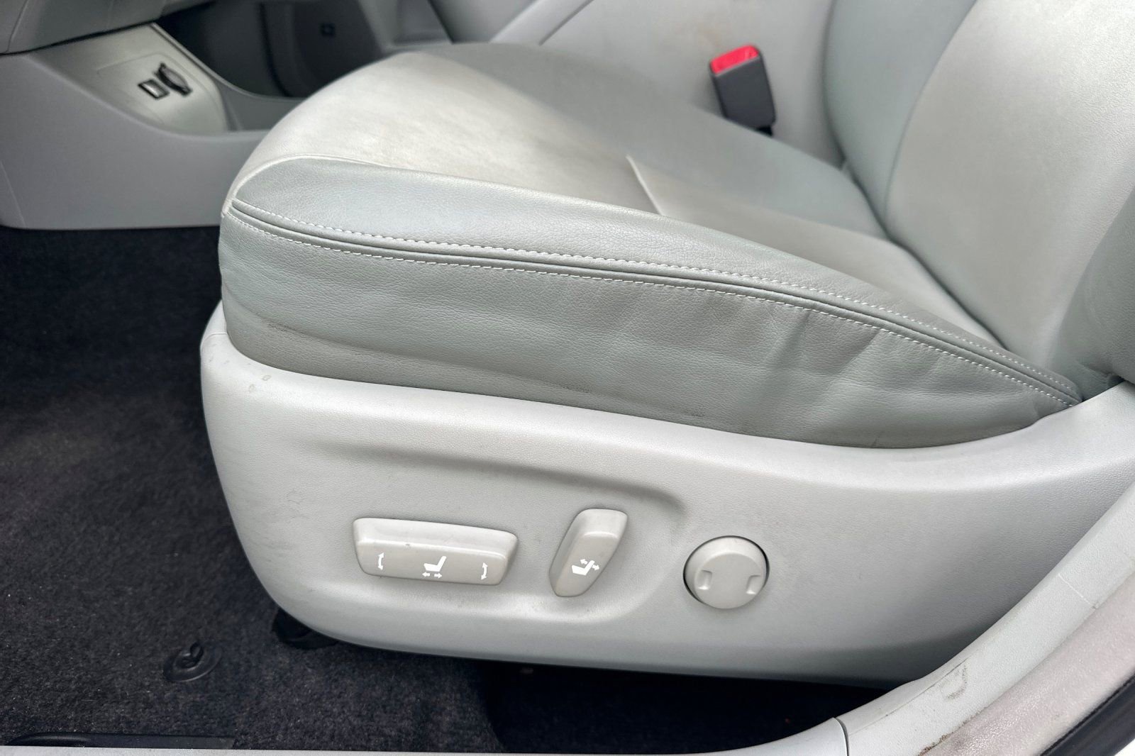 Used 2012 Toyota Prius Five image 13