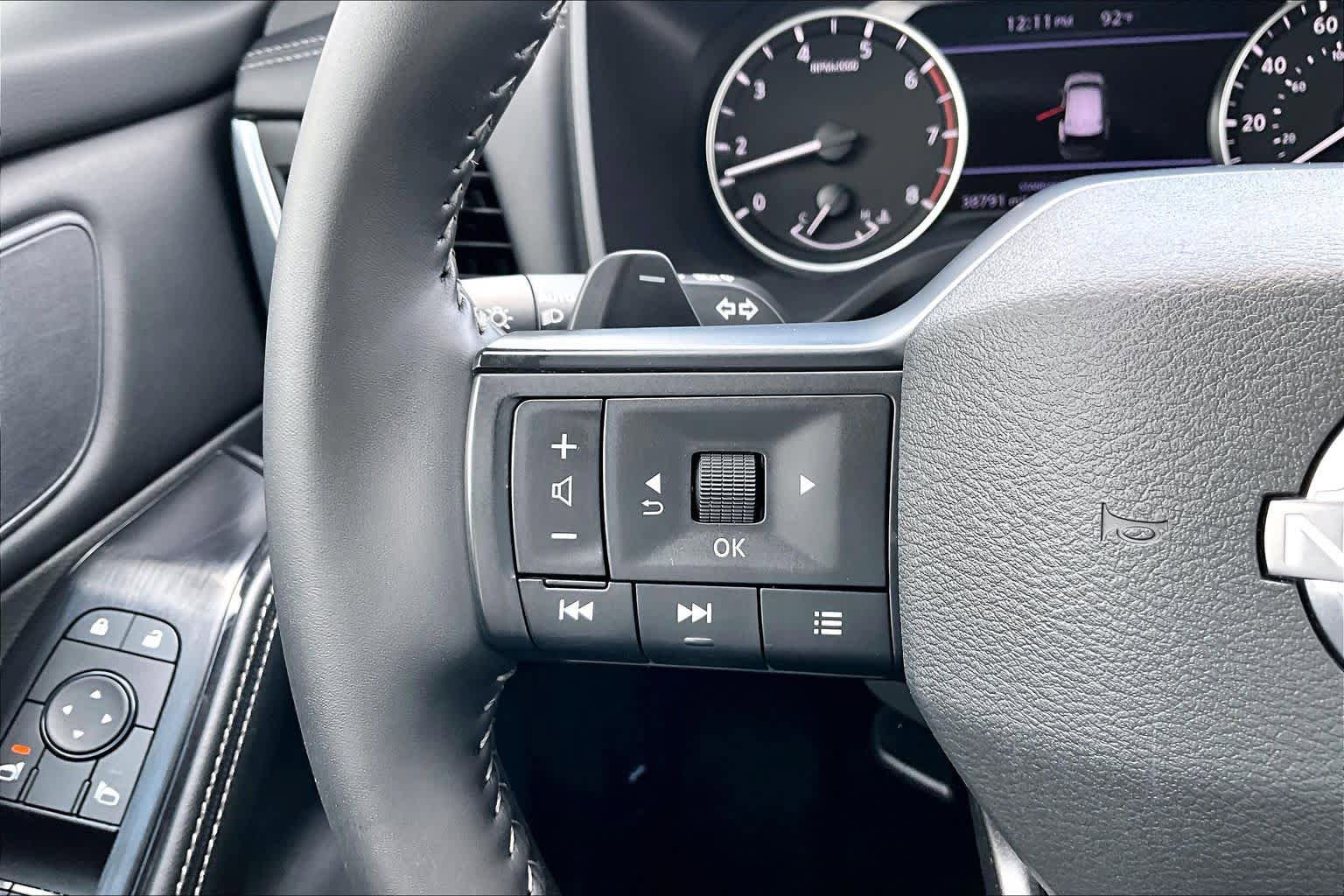 Used 2025 Nissan Rogue SV FWD image 22
