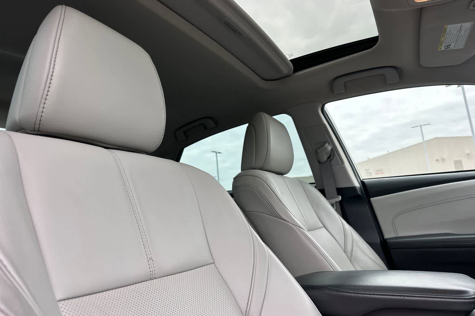 Used 2018 Toyota Avalon Limited w/ Carpet Mat Package FWD image 17