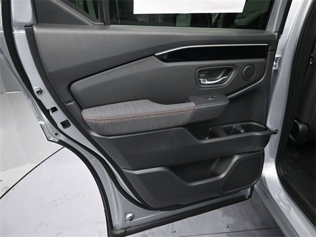 New 2026 Honda Pilot Sport image 6