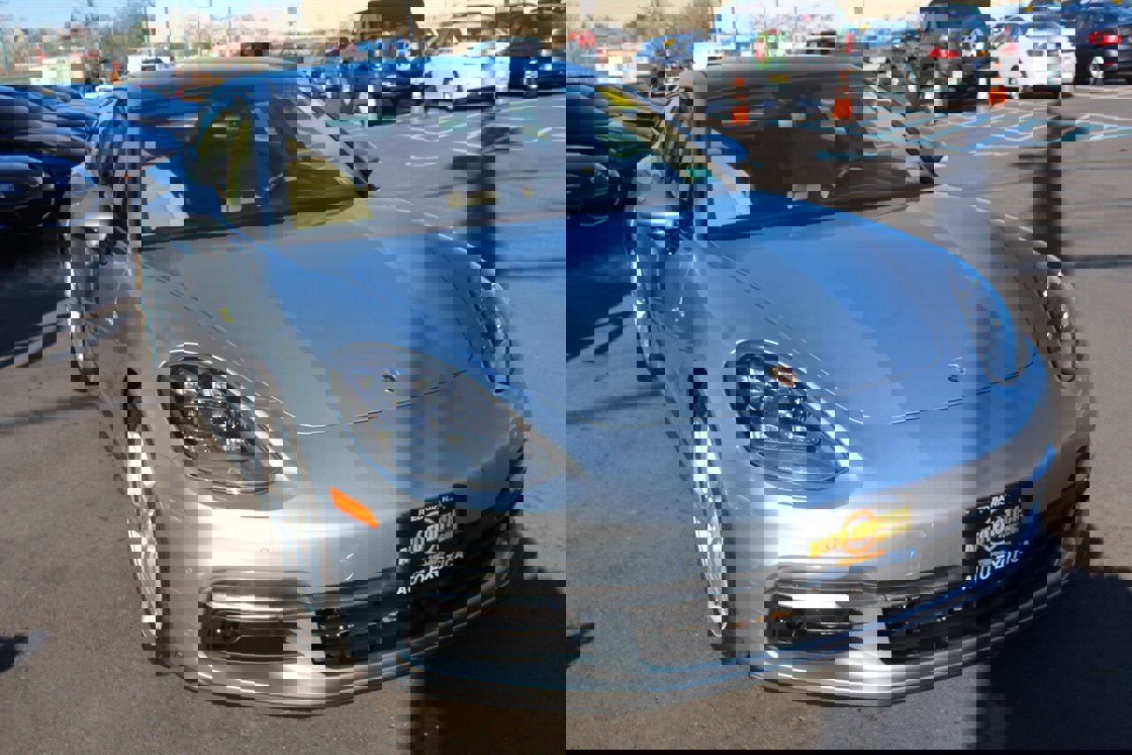 Used 2018 Porsche Panamera 4 image 4