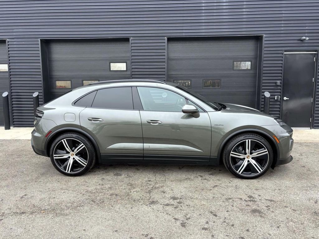 Used 2024 Porsche Macan 4 Electric image 11