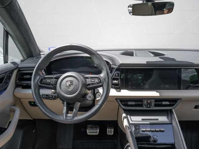 Certified 2024 Porsche Macan Turbo Electric AWD/4WD image 22