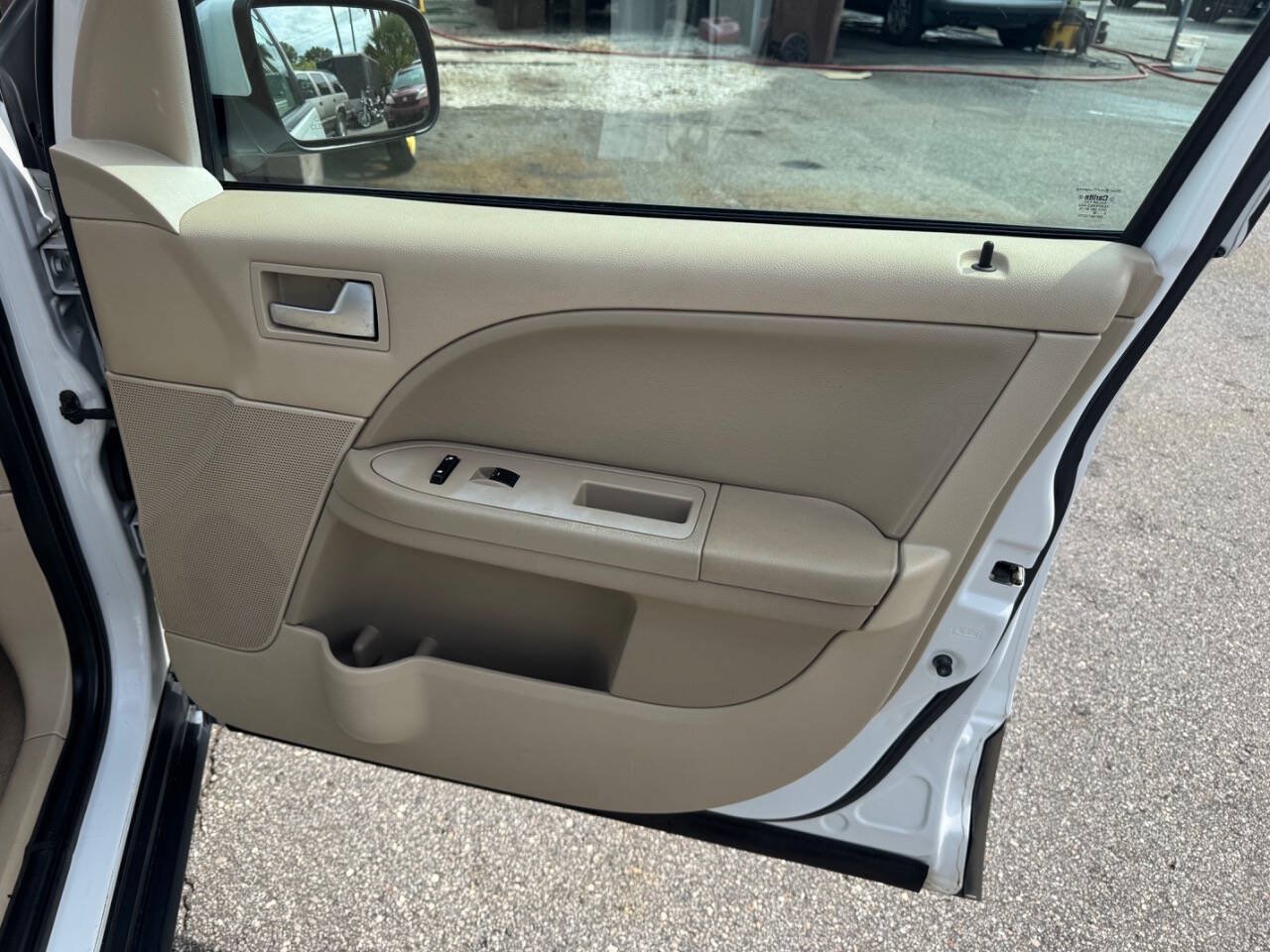 Used 2005 Ford Freestyle SEL AWD/4WD image 17