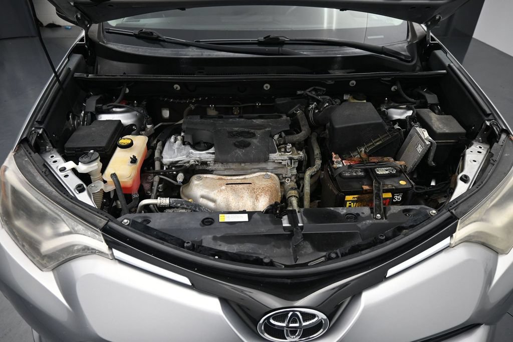 Used 2016 Toyota RAV4 LE AWD/4WD image 14