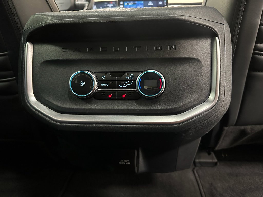 Used 2025 Ford Expedition Platinum image 24