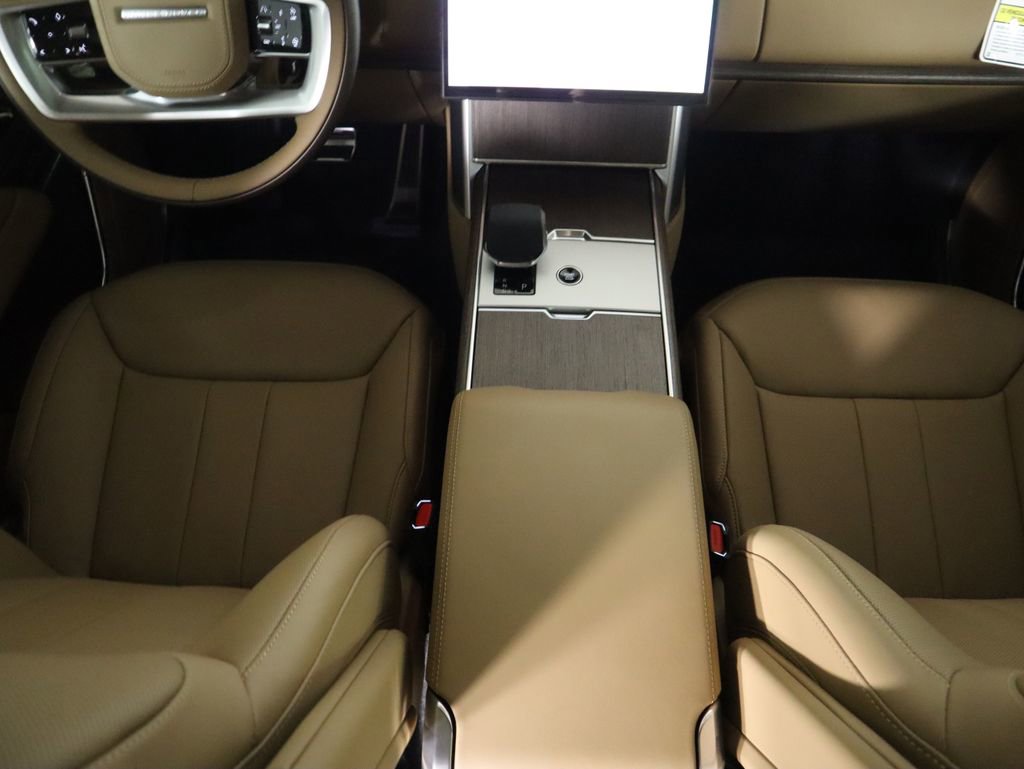 New 2025 Land Rover Range Rover Long Wheelbase SE image 17