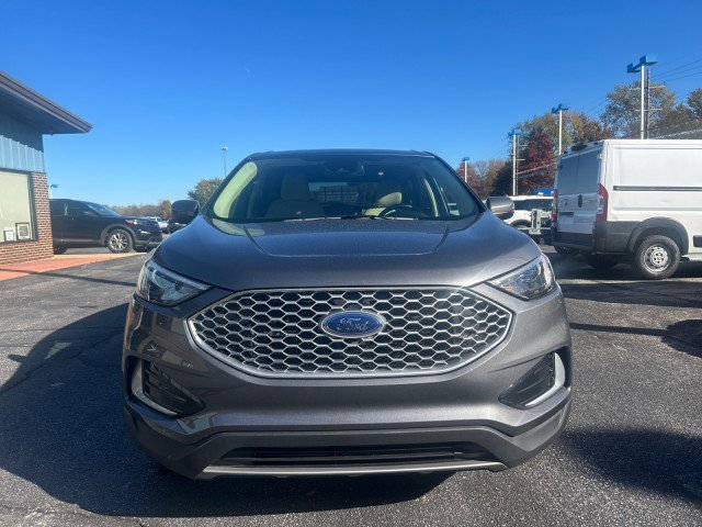 Used 2023 Ford Edge SEL image 3