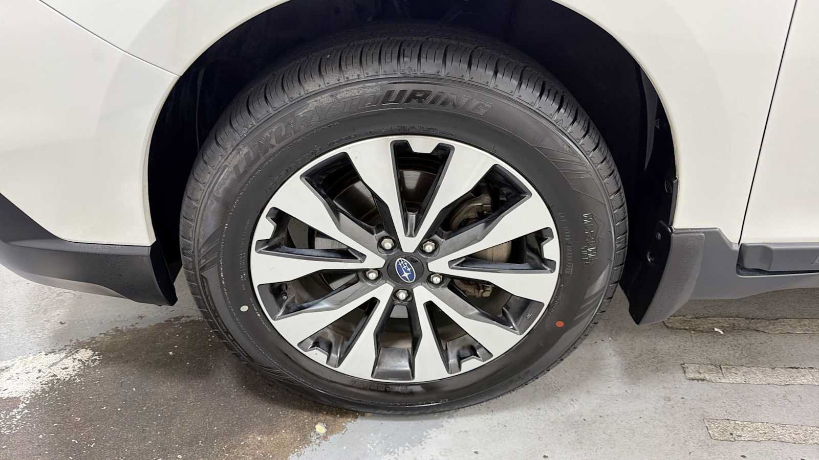 Used 2017 Subaru Outback 3.6R Limited AWD/4WD image 10