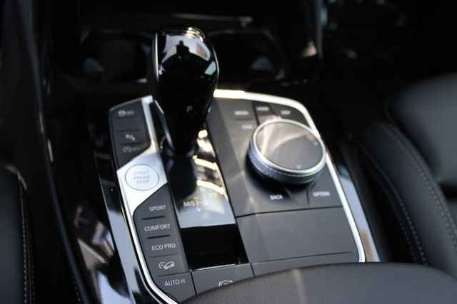 Used 2025 BMW X4 xDrive30i AWD/4WD image 19