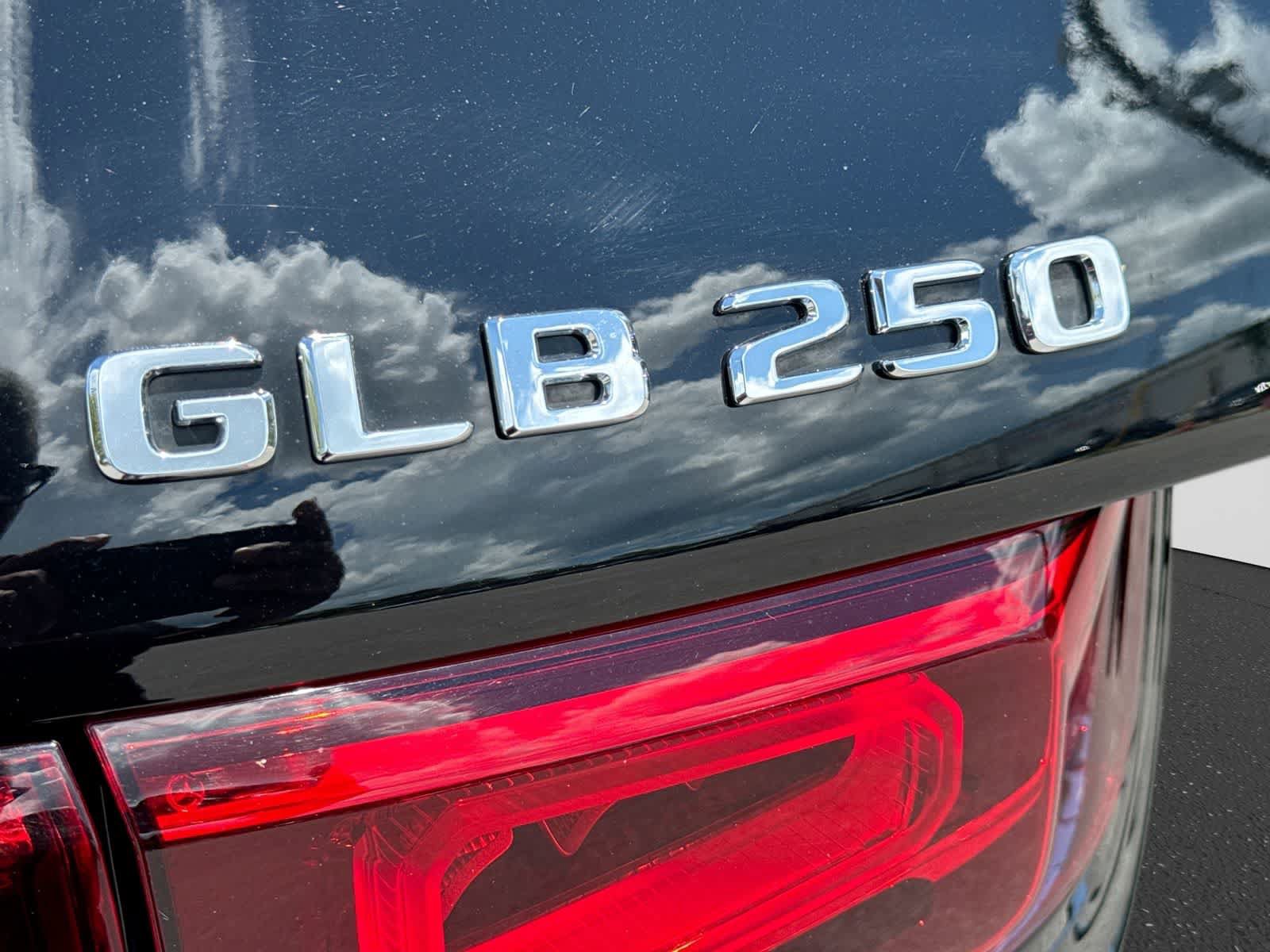 Used 2022 Mercedes-Benz GLB 250 image 12