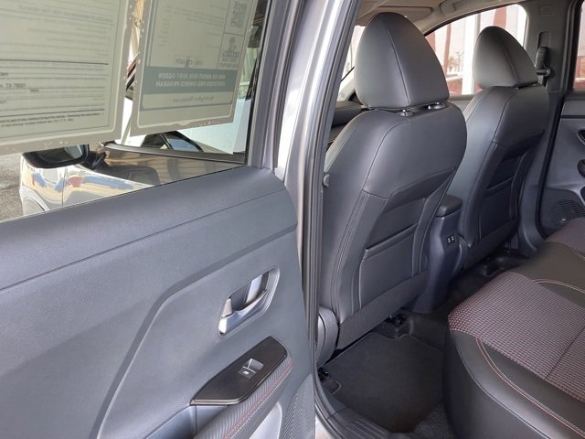 Used 2025 Nissan Kicks SR image 25