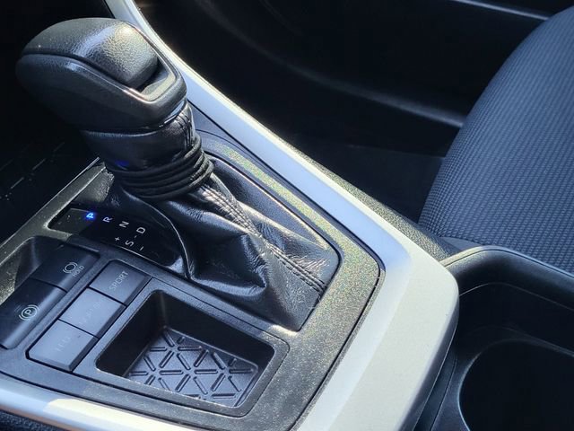 Used 2020 Toyota RAV4 LE image 15