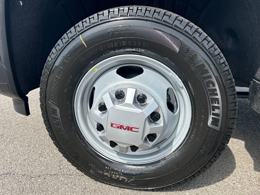New 2026 GMC Sierra 3500 Pro image 32