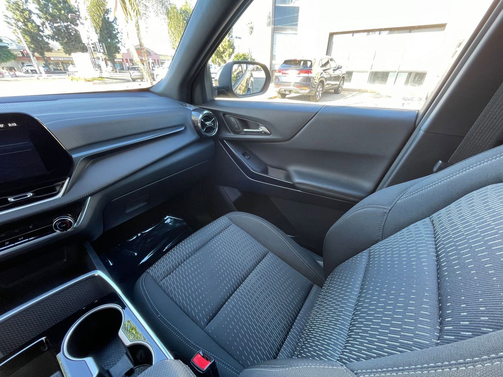 Used 2025 Chevrolet Equinox LT image 35